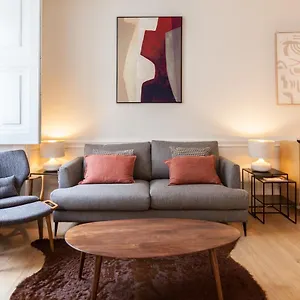 Flh Praca Rossio Contemporary Flat Lisbon